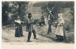 CPA 9 X 14 Costume Folklorique AUVERGNE (5) La Bourrée Danse Sabot - Costumes