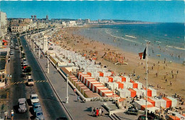 Automobiles - Les Sables D'Olonne - Le Remblai Et La Plage - CPSM Format CPA - Voir Scans Recto-Verso - PKW