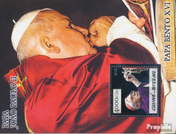 Guinea-Bissau Block 501 (kompl. Ausgabe) Postfrisch 2005 Papst Benedikt + Johannes Paul II. - Guinée-Bissau