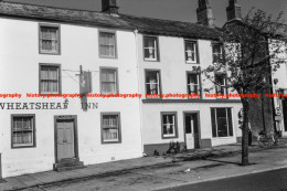 Q003539 Egremont. Wheatsheaf Inn. Cumbria. 1971 - REPRODUCTION - Altri & Non Classificati