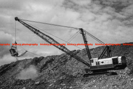 Q003528 Mining Excavator In Action. Cumbria. 1980s - REPRODUCTION - Altri & Non Classificati