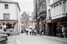 Q003173 Keswick. Shops. Market Place. Cumbria. 1977 - REPRODUCTION - Altri & Non Classificati