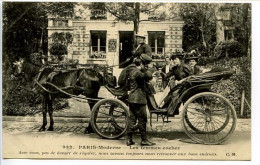 CPA 9 X 14  PARIS  Moderne - Les Femmes Cocher  Avec Nous Pas De Danger De S'égarer, Nous Savons Toujours Nous Retrouver - Trasporto Pubblico Stradale