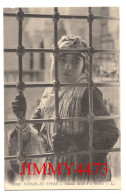 CPA - SCENES ET TYPES - Femme Arabe à Sa Fenêtre - N° 6200 - L L - Phot. Lévy Fils & Cie Paris - Szenen