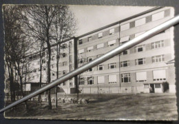 78 - Le Mesnil Saint Denis - CPSM - Le Préventorium - Collection Hôtel De La Chasse  - Cliché SPS - B.E - - Le Mesnil Saint Denis