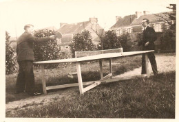 Tennis De Table * Joeurs De Ping Pong * Table Ancienne , Sport * Photo Ancienne 8.5x6cm - Tenis De Mesa