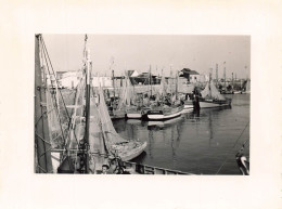 Les Sables D'olonne ? St Gilles ? * Port Bateaux De Pêche * Photo Ancienne 10.5x8cm - Sables D'Olonne