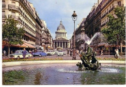 Paris La Rue Soufflot Et Le Panthéon ( Fontaine Jet D'eau Bassin , Voiture S , Ancien Autobus...timbrée En 1973 - Autres & Non Classés