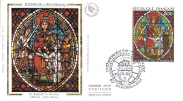 2363  Cathédrale De Strasbourg  Vitrail Le Jugement De Salomon  Strasbourg 67 Bas Rhin  13 Avril 1985  Enveloppe Premier - Storia Postale