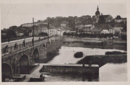 ENTREE DE GRAY PAR LE PONT DE PIERRES - Gray