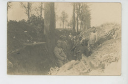 GUERRE 1914-18 - Belle Carte Photo Poilus Dans Une Tranchée (non Située) - Weltkrieg 1914-18