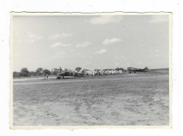 ANCIENNE PHOTO MEETING AERIEN 1957, AVIONS AU SOL, AVION, AVIATION, Format Environ 7,3 Cm Sur 10,1 Cm - 1946-....: Modern Era