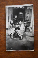 F2019 Photo Romania Family With Dog - Photographs