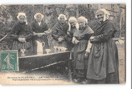 CPA 56 Environs De Ploermel La Chapelle Septuagénaires Vidant Joyeusement La Chopine - Ploërmel