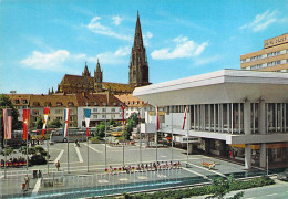 Fribourg - Le Karlsplatz Et Le Münster - Freiburg I. Br.