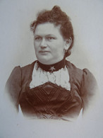 Photo CDV Zaleski à St Ouen  Portrait Femme Corpulente  Broche En Forme D'étoile CA 1890 - L431 - Old (before 1900)