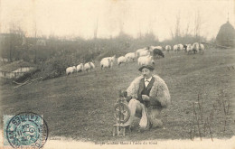 D7036 Berger Landais Filant A L'aide Du Rouet - Sonstige & Ohne Zuordnung