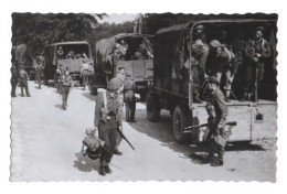 Armée Belge - Infanterie Transportée Par Camions - Belgisch Leger - Infanterie Door Vrachtwagens Gevoerd - Animée - Ausrüstung