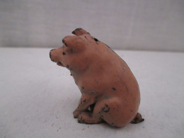 Cochons Assis En  Plomb - Toy Memorabilia