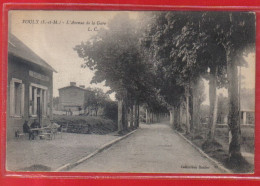 Carte Postale 77. Voulx  Café De La Gare  Avenue De La Gare   Très Beau Plan - Otros & Sin Clasificación