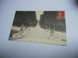 DEP 88 VOSGES CARTE ANCIENNE EN N/BL DE 1908 VITTEL UNE ALLEE DU PARC EDIT LEVY N°67 ////BE - Vittel