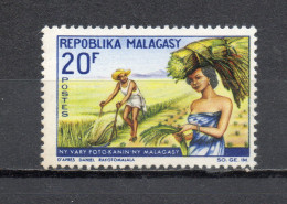 MADAGASCAR   N° 430     NEUF SANS CHARNIERE  COTE  0.80€   RIZ AGRICULTURE - Madagascar (1960-...)