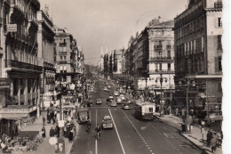 Marseille Très Animée Canebière Commerces Bar Tabac Hôtel Voitures Trolley-Bus - Canebière, Centro