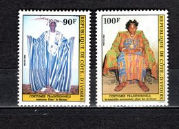 COTE D'IVOIRE N° 707 + 708  NEUFS SANS CHARNIERE COTE 3.00€   COSTUME - Côte D'Ivoire (1960-...)