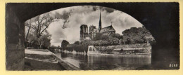 PARIS : Super-Panorama / Notre-Dame (format 22,5 X 9 Cm) CPSM (voir Scan Et Description) - Panorama's