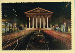 PARIS La Nuit : La Rue Royale Et L'église De La Madeleine / CPSM (voir Scan Recto/verso) - Paris La Nuit