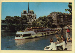 PARIS (04) Notre-Dame / La Seine Et Le Bateau Mouche (animée) (voir Scan Recto/verso) - Arrondissement: 04
