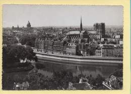 PARIS (04) Notre-Dame Vue Du Quai De L'Hôtel De Ville / CPSM (voir Scan Recto/verso) - Arrondissement: 04