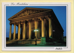 PARIS La Nuit : La Madeleine (voir Scan Recto/verso) - Parigi By Night