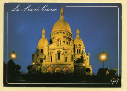 PARIS La Nuit : La Basilique Du Sacré-Cœur De Montmartre Illuminé (voir Scan Recto/verso) - Parijs Bij Nacht