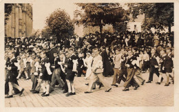 Nantes * Photo Ancienne Photographe HUET Cachet à Sec * 14x9cm * Fête école ? Enfants ? Communiants ? - Nantes