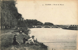 77 / CPA / VAIRES / LES BORDS DE MARNE - PECHEURS - Vaires Sur Marne