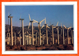 ETATS UNIS  USA  Palm Springs Alignement De Turbines éoliennes - Géographie