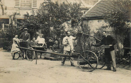 CARTE PHOTO - Réparation D'une Faucheuse ,carte Non Localisée. - Otros & Sin Clasificación