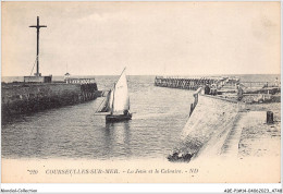 ABEP1-14-0093 - COURSEULLES-SUR-MER - La Jetée Et Le Calvaire - Courseulles-sur-Mer