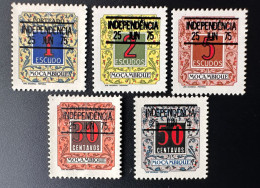 Moçambique Mozambique 1975 Mi. 56 - 60 Portomarken Postage Due Taxe Overprint Surcharge Independencia - Mosambik