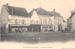 91-BALLANCOURT-PLACE DE LA LIBERTE-LES HOTELS-N°6031-E/0131 - Ballancourt Sur Essonne