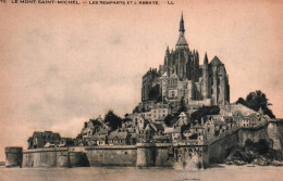 Le Mont Saint Michel - Les Remparts Et L'Abbaye - Le Mont Saint Michel