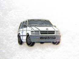 PIN'S   CHRYSLER VOYAGER   Zamak  BALLARD  BLANC - Autres & Non Classés