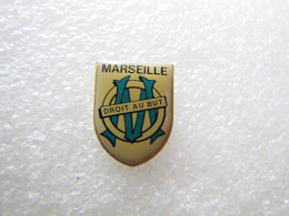 PIN'S    FOOTBALL  OLYMPIQUE DE MARSEILLE - Football