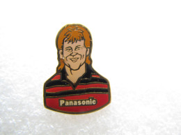 PIN'S     FOOTBALL  OLYMPIQUE DE MARSEILLE  PASCAL OLMETA  PANASONIC - Football