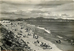 83 - Saint Aygulf - La Plage. Restaurant Des Sables D'Or - Animée - Scènes De Plage - CPSM Grand Format - Voir Scans Rec - Saint-Aygulf