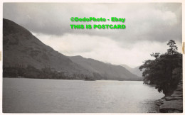 R438744 Mountains. Unknown Lake. Postcard - Monde