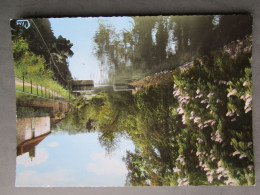 CP10 Aube GYE Sur SEINE Prés Mussy Sur Seine - La Piscine Timbré 1971 - Mussy-sur-Seine