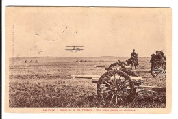 02 - FERE EN TARDENOIS - Scène De La Vie Militaire - Une Revue Passée En Aéroplane ( Avion ) - Fere En Tardenois