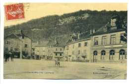CPA 25 Doubs - St Saint Hippolyte - La Place - Chien - Ed. Aidemoy - Aspect Légèrement Toilé - Saint Hippolyte